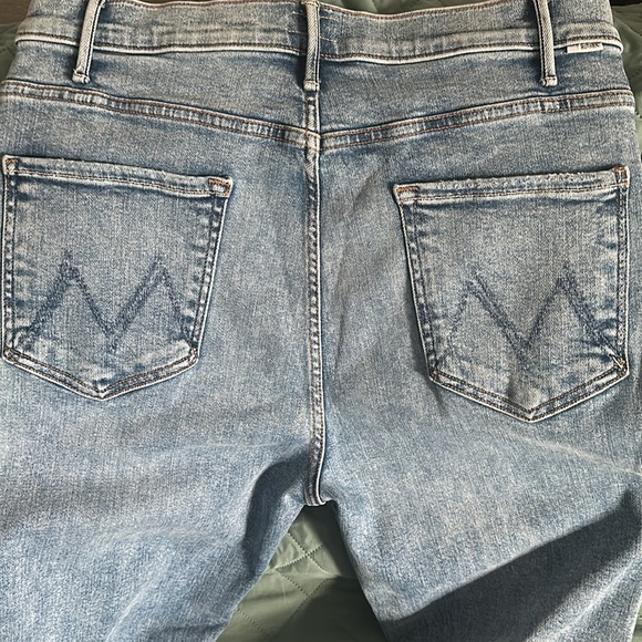 On the road
The hustler sneak - Picture 4 of 12